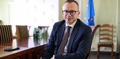 Wiceminister finansów został zapytany o 500 plus. Jego odpowiedź może zaniepokoić wielu rodziców