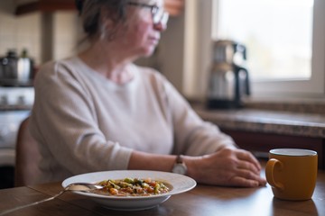 A tünet orvosi neve, az anorexia szó szerint is ugyanezt jelenti: („orexis” = vágy, „an-orexis” = vágy hiánya), étvágytalanság. (Orvosi neve ellenére az étvágytalanság nem azonos az anorexia nervosa nevű pszichiátriai betegséggel, melynek a köznyelvi neve anorexia.)