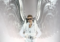 Fani Batmana załamani: Justin Bieber pomocnikiem Człowieka-Nietoperza?