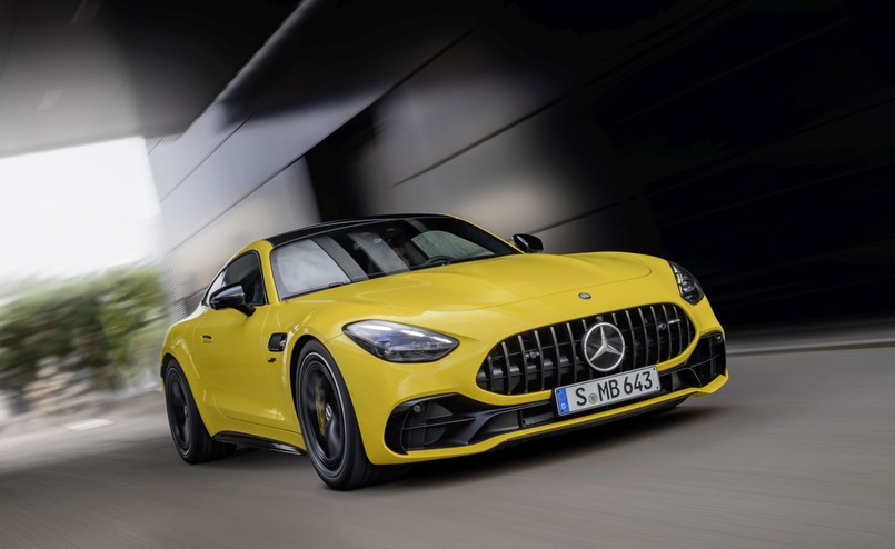 Mercedes-AMG GT ma nowy silnik i rozkręca imprezę