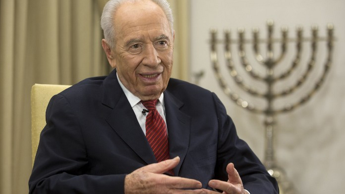 Prezydent Izraela Szimon Peres zachęcał do podjęcia negocjacji pokojowych z Palestyńczykami, podkreślając, że ich prezydent Mahmud Abbas jest właściwym do tego partnerem. Apel wywołał żywą krytykę ze strony partii premiera Benjamina Netanjahu.