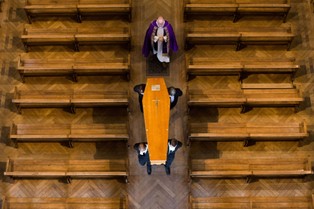 Najwyższy czas na zmiany w zasiłku pogrzebowym? Ta sama kwota od 12 lat