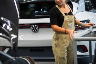 Recesja w niemieckim przemyśle ma się ku końcowi. Zamówienia z rynku ustabilizowały się