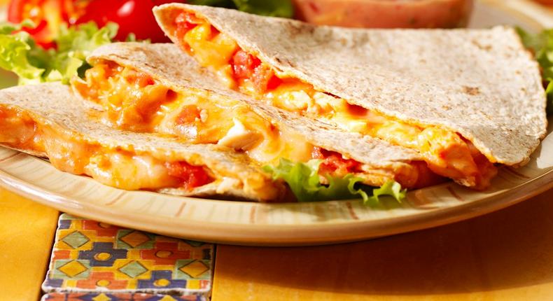 Cheesy chicken quesadillas (Diarygoodness)