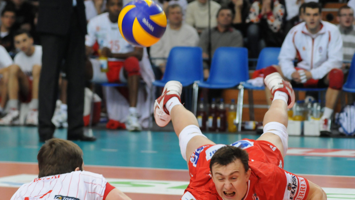 Asseco Resovia Rzeszów jest coraz bliżej awansu do półfinałów play off. W środę podopieczni Ljubo Travicy po raz drugi pokonali AZS Częstochowę i po raz drugi 3:1. Rozgrywający rzeszowian, Paweł Woicki uważa, że w kolejnych spotkaniach nie będzie łatwo o wygraną.