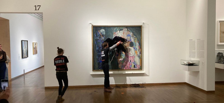 Aktywiści klimatyczni oblali mazią obraz Gustawa Klimta