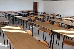 Powódź wymusza w poniedziałek zamknięcie ponad 350 placówek oświatowych