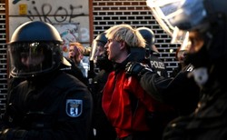 Aresztowania i antysemicki incydent w Berlinie. Policja podsumowuje obchody 1 maja