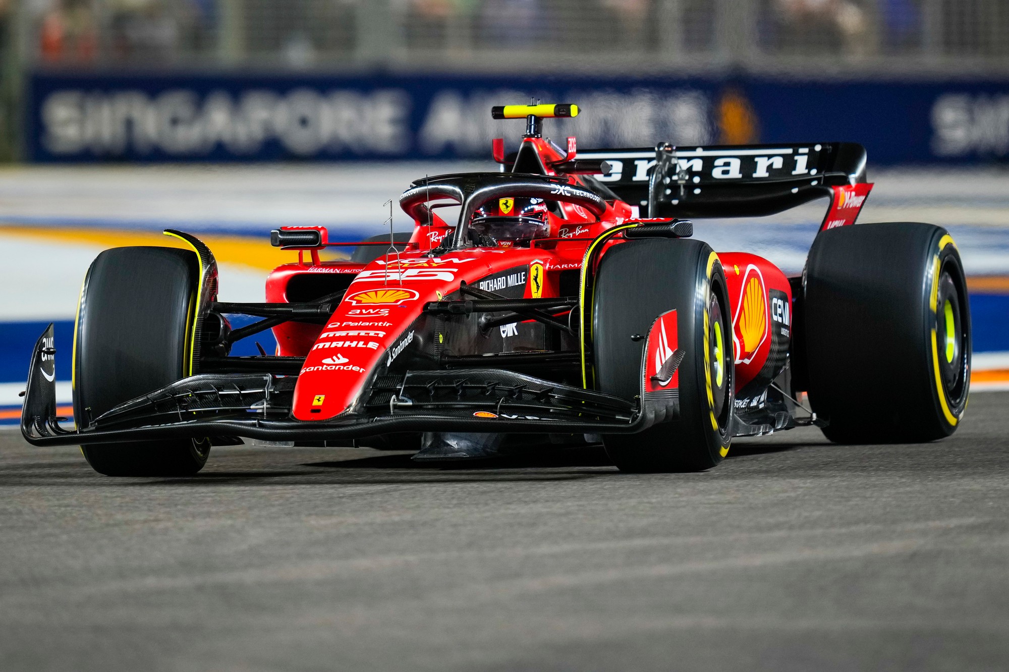 Španielsky pilot formuly 1 Carlos Sainz na Ferrari.