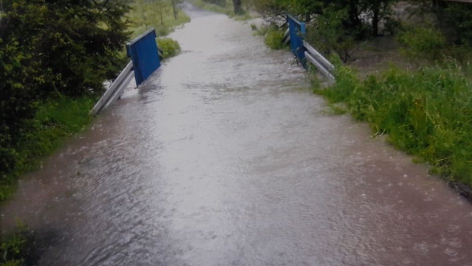 Światełko w tunelu. Woda z potoku nie będzie już zalewać posesji?