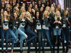 Właścicielki najpiękniejszych ciał zawitały do Londynu na pokaz Victoria's Secret. FOTO