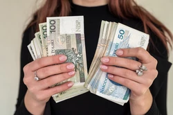 Nagroda jubileuszowa w budżetówce. Kto ją otrzyma i ile wyniesie?
