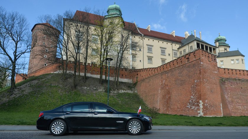 Sąd: Politycy PiS podczas wizyty n Wawelu nie złamali prawa. Zakaz zgromadzeń jest niekonstytucyjny