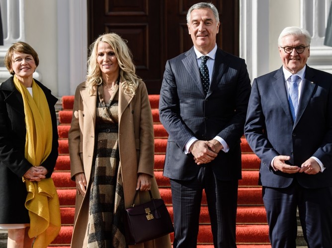 Elke Buedenbender i Lidija Kuc oraz Milo Dukanovic i Frank-Walter Steinmeier