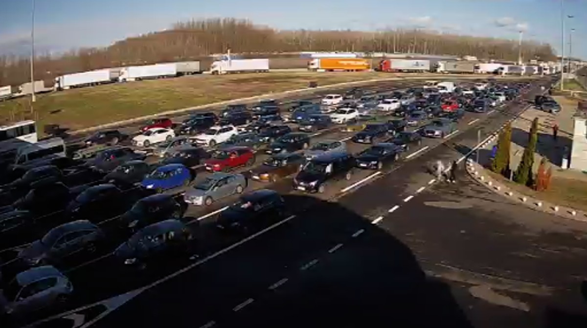 Laut AMSS-Ankündigungen erwartet uns ab Freitag in Horgoša, auf dem Weg aus Serbien, eine riesige Menschenmenge
