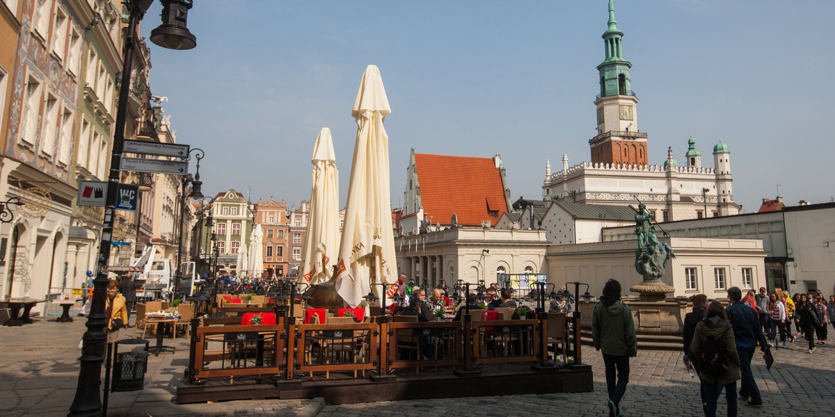 Ogródki na Starym Rynku w Poznaniu czynne w innych godzinach