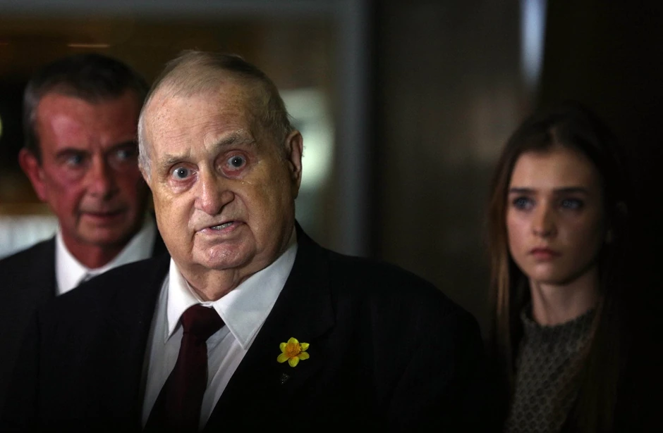 Rane nikada neće biti potpuno zalečene: Otac helen Skot, Morejn Skot