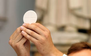 Stolica Apostolska zezwoliła na przyjęcia Komunii Św. w Polsce w postaci chleba o niskiej zawartości glutenu