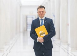 Hołownia o szczepieniu: Zachowałbym się tak jeszcze raz