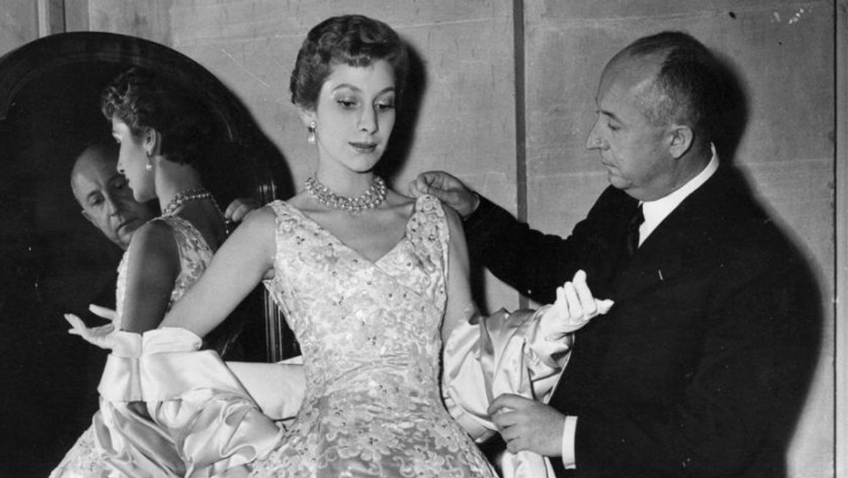 Zdjęcia dotyczące wystawy Christian Dior designer of dreams 