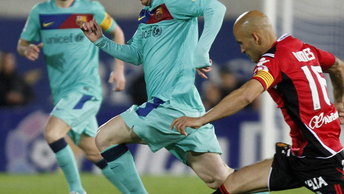 W spotkaniu 25. kolejki Primera Division FC Barcelona na wyjeździe zdemolowała RCD Mallorca. Katalończycy, którzy prowadzą w lidze, wygrali 3:0 (1:0) i zwiększyli przewagę w tabeli nad Realem Madryt do siedmiu punktów.