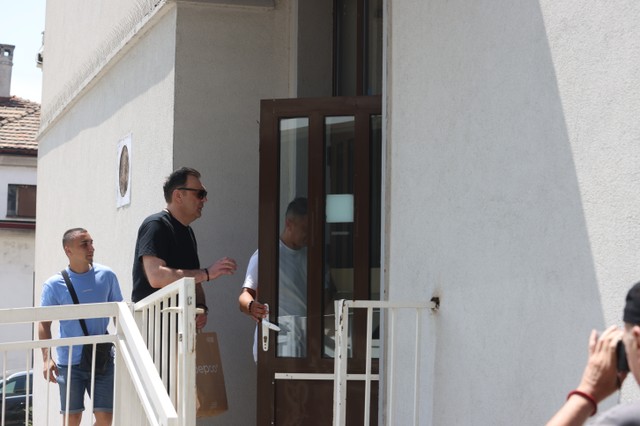 Mane Ćuruvija u poseti Mini Kostić