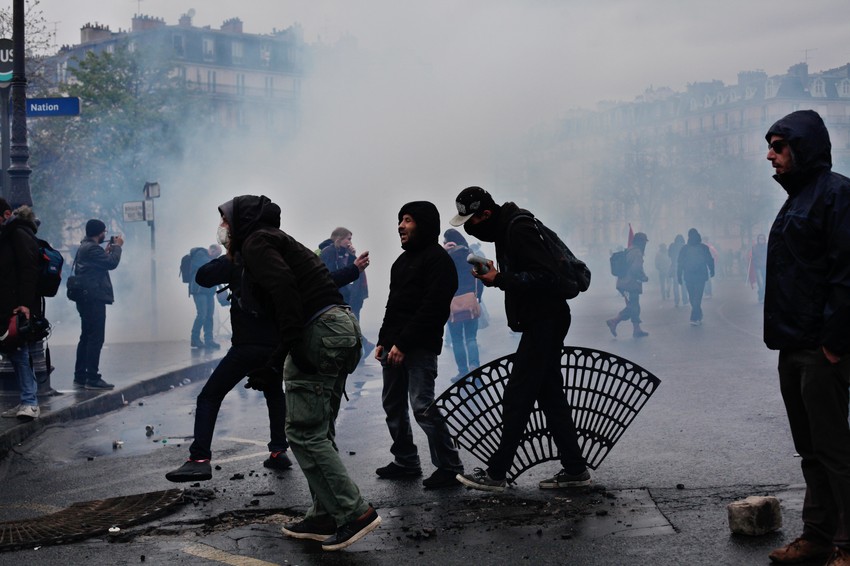 U današnjim sukobima demonstranata i policije povređeno je više ljudi