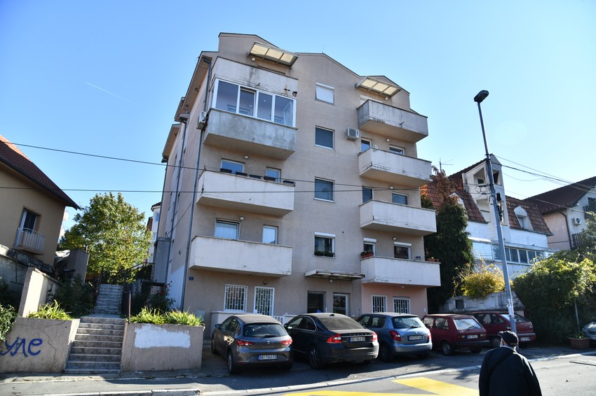 Zgrada u kojoj živi ranjeni mladić