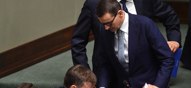 NOWY SONDAŻ: Morawiecki powinien wyrzucić Ziobrę z rządu?