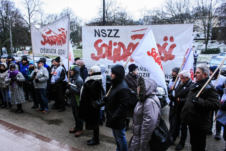 Dzisiejsza manifestacja pod Urzędem Marszałkowskim w Gdańsku