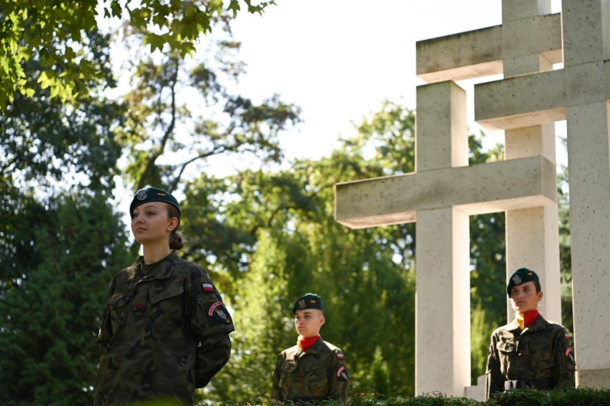 „WARTA PAMIĘCI”. Hołd bohaterom walk w obronie Ojczyzny