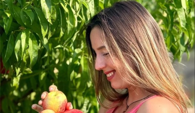 Danica Crnogorčević su suprugom gaji voćnjak