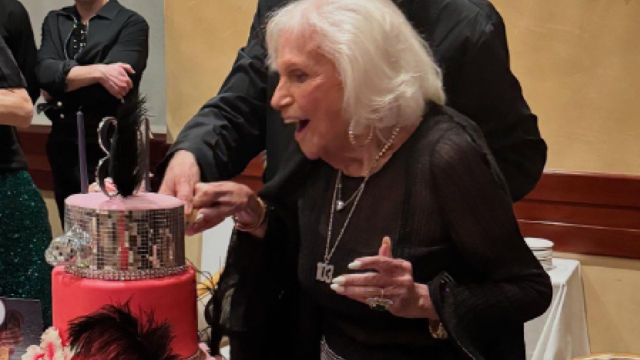 Secretele longevității au fost dezvăluite de o influenceriță de 103 ani, care a evadat de la Auschwitz: „Îmi place vodca”