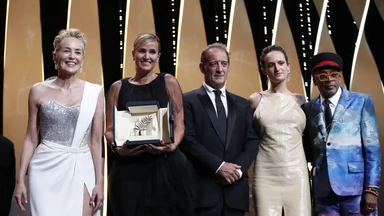 Cannes 2021 zakończone. Druga Złota Palma dla kobiety i wpadka na ceremonii