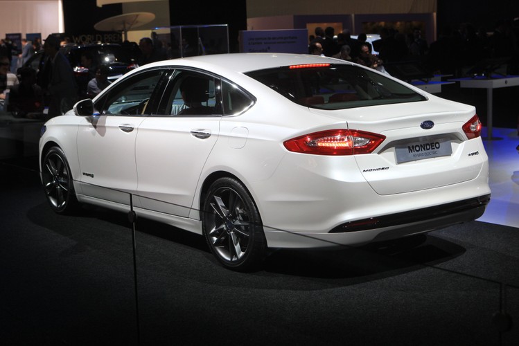 Ford mondeo hybrid