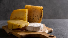 7 przykrych rzeczy, jakie mogą się pojawić po zjedzeniu sera 