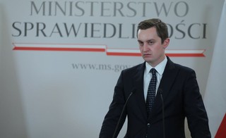 Kaleta: Kolejny raz KE, wbrew traktatom, próbuje poszerzać swoje kompetencje