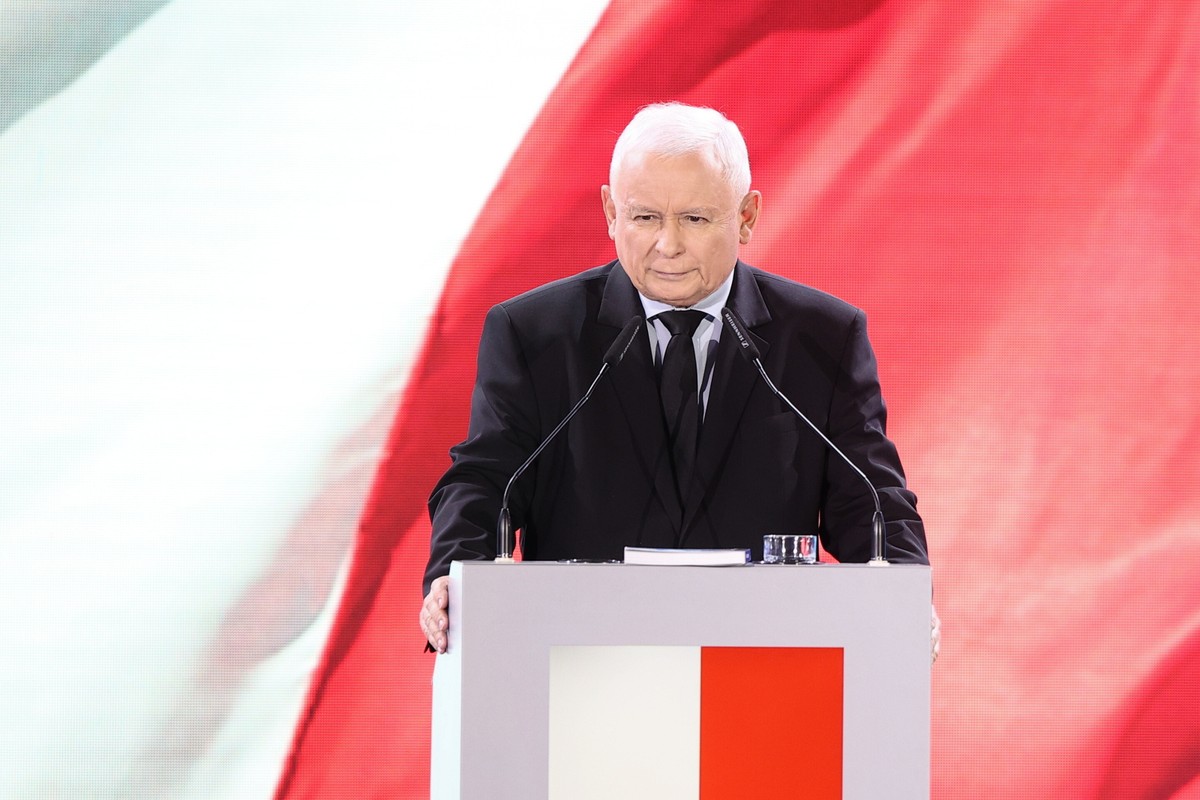 Końskie, 09.09.2023. Kampania wyborcza do parlamentu 2023. Prezes PiS Jarosław Kaczyński podczas konferencji programowej Prawa i Sprawiedliwości w Końskich.