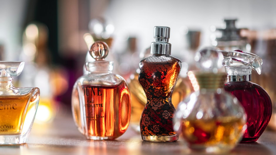 Jak sprawdzić, czy perfumy kupowane online są oryginalne? (zdjęcie ilustracyjne)