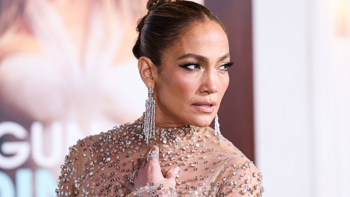 Jennifer Lopez pozuje w odważnym body. "Naturalna piękność"