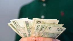 mam 60 lat i 40 lat stażu pracy. jaką emeryturę dostanę po 40 latach pracy? oto kwota