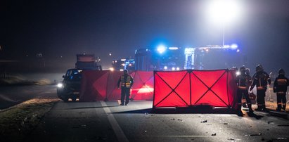 Ktoś podrzucił ciała na drogę? Policja nie wie, jak ofiary wypadku dostały się na S5