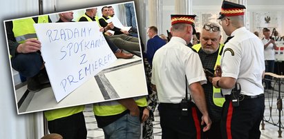 Strajk okupacyjny w Sejmie! Niewiarygodne, co przynieśli protestujący