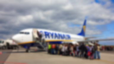 Edynburg: pasażerowie Ryanaira opuścili lot do Krakowa, bo byli zamknięci na klatce schodowej
