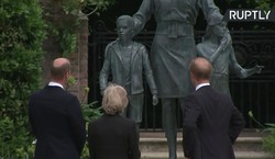 William i Harry odsłonili pomnik księżnej Diany