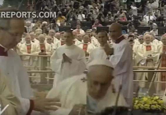 Papież Franciszek upadł na Jasnej Górze. Zobacz wideo!