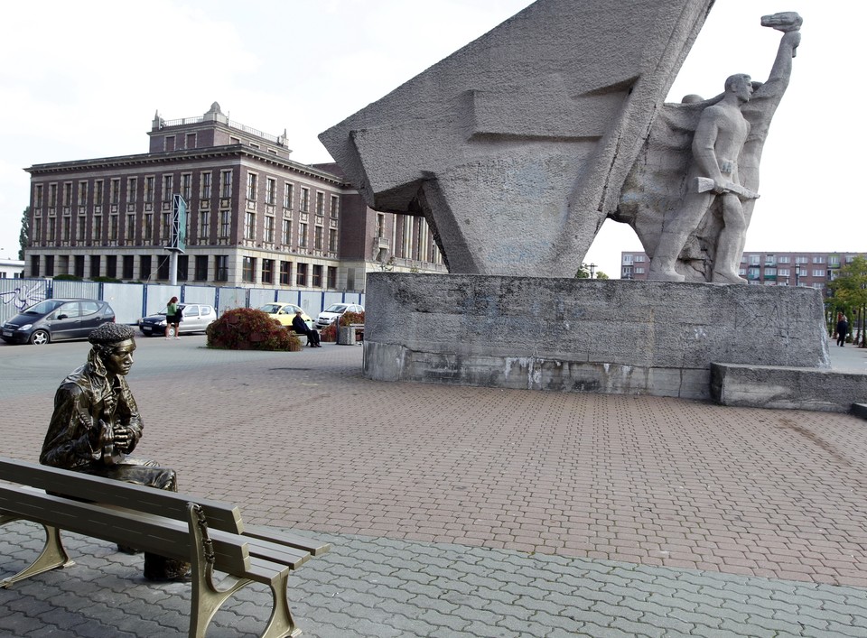 DĄBROWA GÓRNICZA POMNIK JIMIEGO HENDRIXA