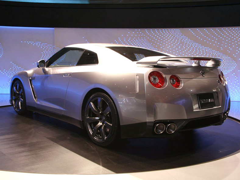 Nissan GT-R: ogranicznik prędkości automatycznie wyłącza się na torze