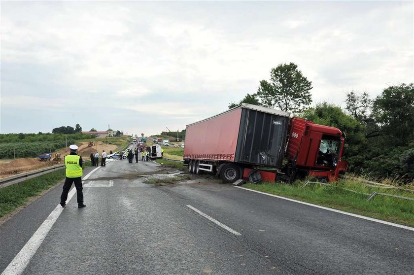 8 osób zginęło w busie! Jechali do pracy