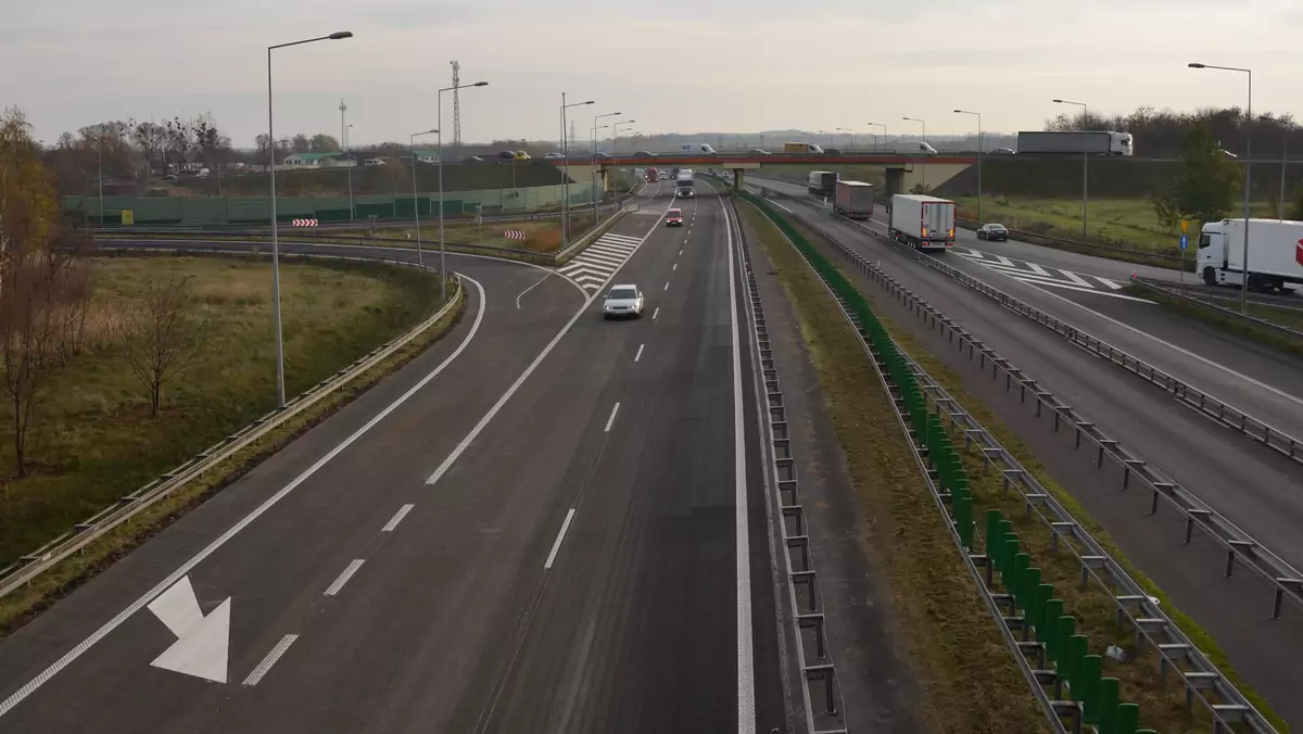 Na autostradzie A2 pomiędzy węzłami Emilia i Stryków zakończono remont nawierzchni